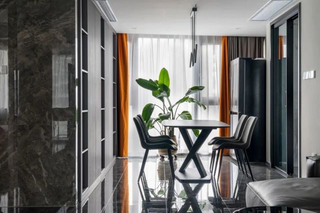 装修墙面颜色搭配技巧:空间采光风格全解析(图3) 要想家装颜值高,还得看墙面色彩怎么选!