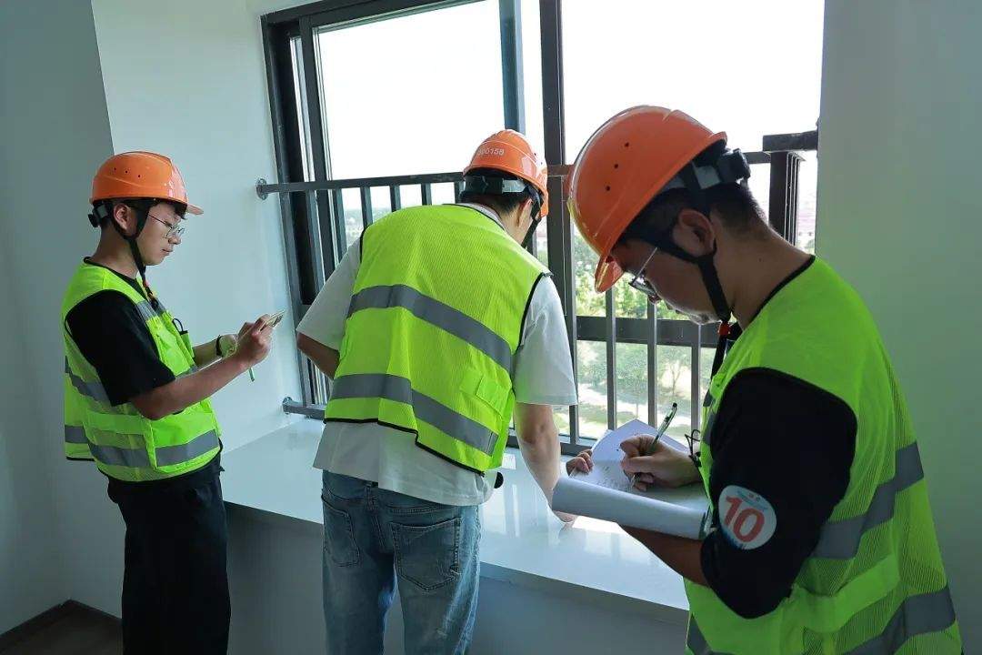 装修验收比武助推工程质量管理标准化(图4) 奉发集团职工技术技能大赛之装修质量检查验收比武活动