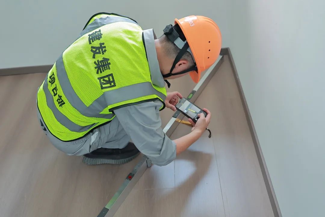 装修验收比武助推工程质量管理标准化(图6) 奉发集团职工技术技能大赛之装修质量检查验收比武活动