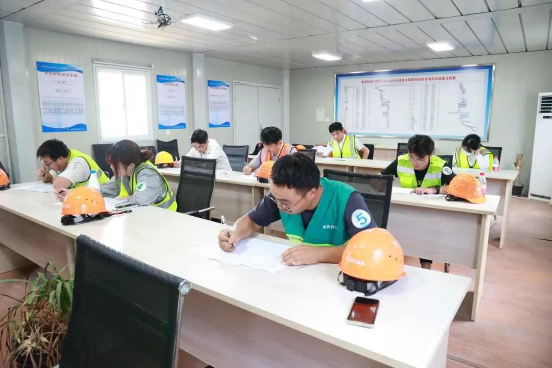 装修验收比武助推工程质量管理标准化(图8) 奉发集团职工技术技能大赛之装修质量检查验收比武活动