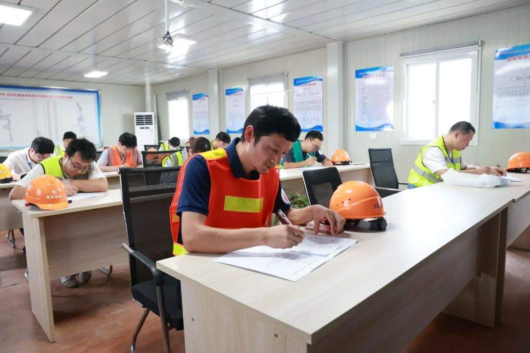 装修验收比武助推工程质量管理标准化(图7) 奉发集团职工技术技能大赛之装修质量检查验收比武活动