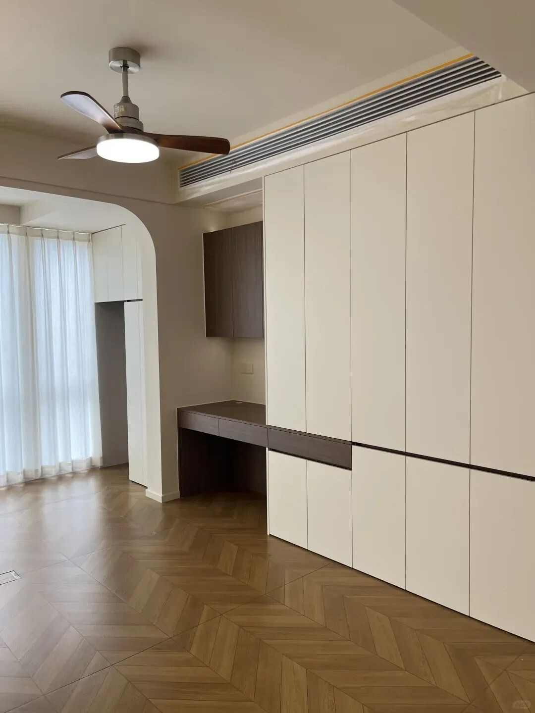 奶油中古风小户型改造设计,三居改两居开放式布局方案(图3) 中古风硬装结束 | 这一刻 家就有了雏形