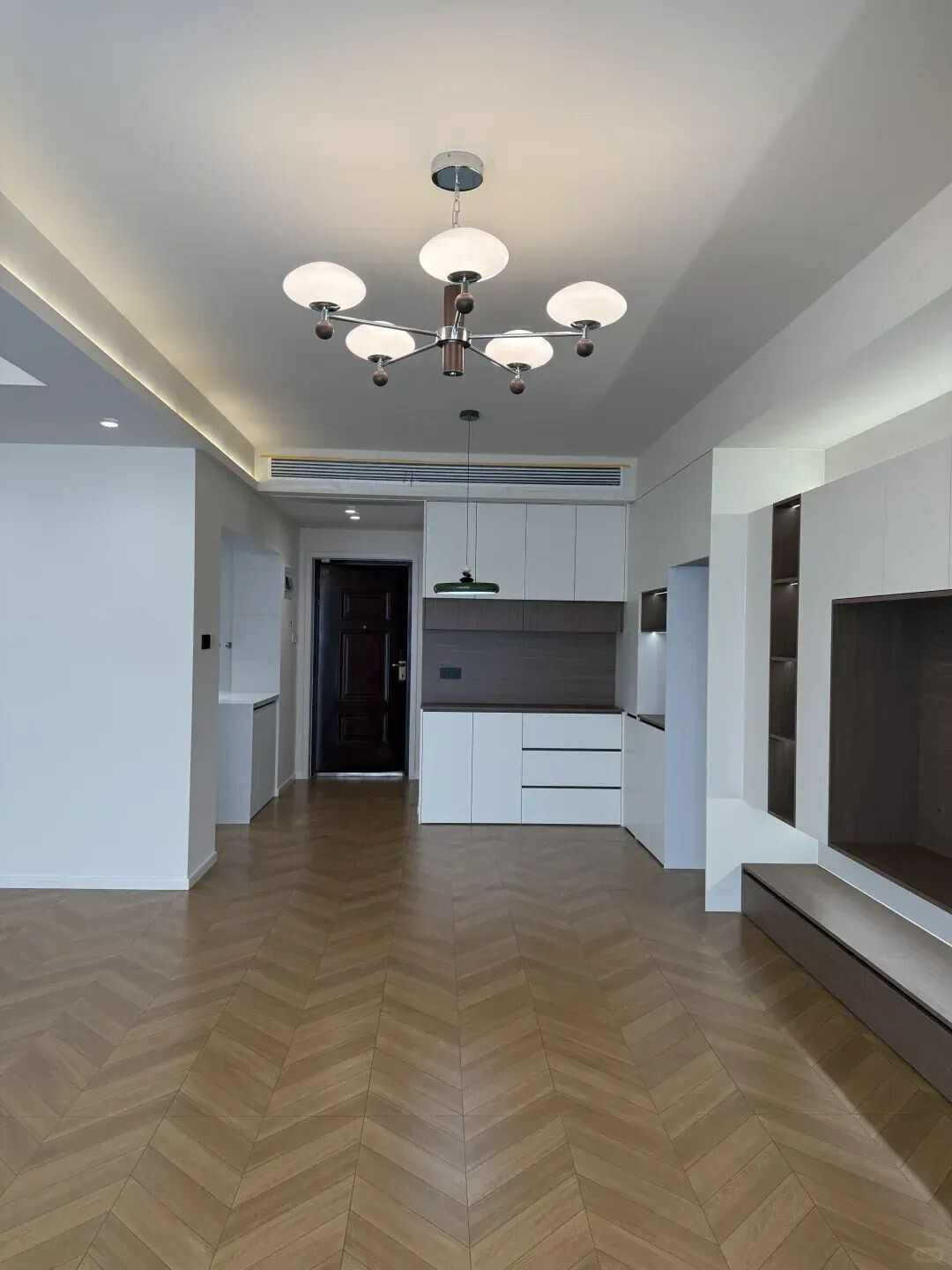 奶油中古风小户型改造设计,三居改两居开放式布局方案(图4) 中古风硬装结束 | 这一刻 家就有了雏形