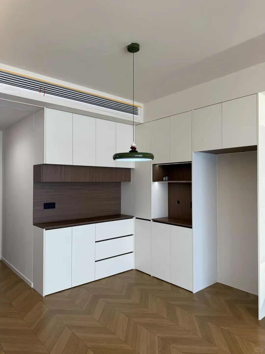 奶油中古风小户型改造设计,三居改两居开放式布局方案(图8) 中古风硬装结束 | 这一刻 家就有了雏形