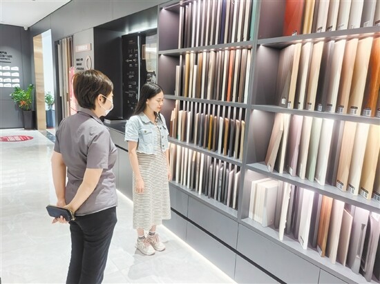 江门家装厨卫焕新活动成效显著 政府补贴激发消费热潮(图1) 家居家装消费“换”发新活力 江门家装厨卫“焕新”活动开展满月,销售额已逾9000万元