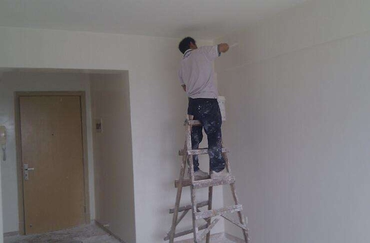 老房墙面翻新处理全攻略:底材处理与面漆施工要点(图1) 墙面如何翻修?最详尽的墙面翻修流程